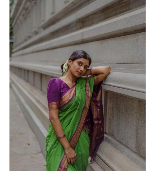 Generic Women's Soft Litchi Silk Jacquard Work Saree With Unstitched Blouse 5.5Mtr (Dark Green)