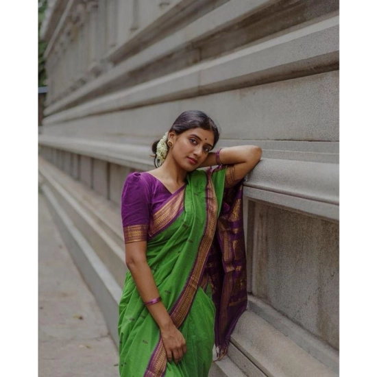 Generic Women's Soft Litchi Silk Jacquard Work Saree With Unstitched Blouse 5.5Mtr (Dark Green) Generic Women's Soft Litchi Silk Jacquard Work Saree With Unstitched Blouse 5.5Mtr (Dark Green)