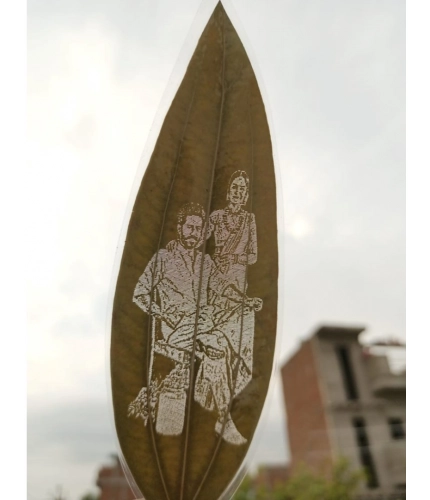 Generic Custom Engraved Leaf Art – Personalized Portrait on Natural Leaf