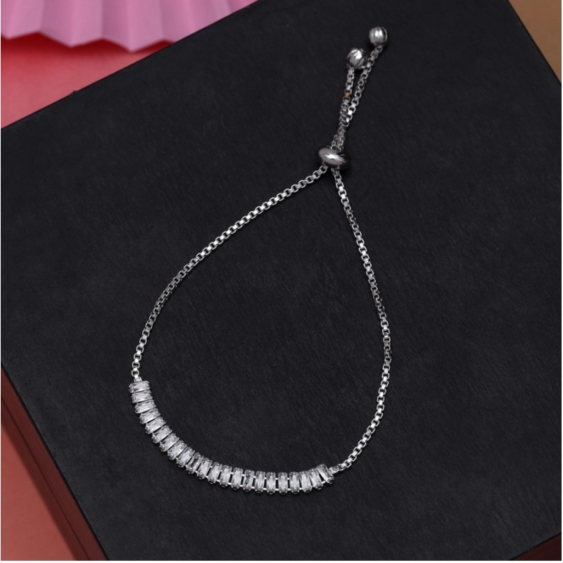 Generic Women's Silver Color Rhinestone Adjustable Bracelet Generic Women's Silver Color Rhinestone Adjustable Bracelet