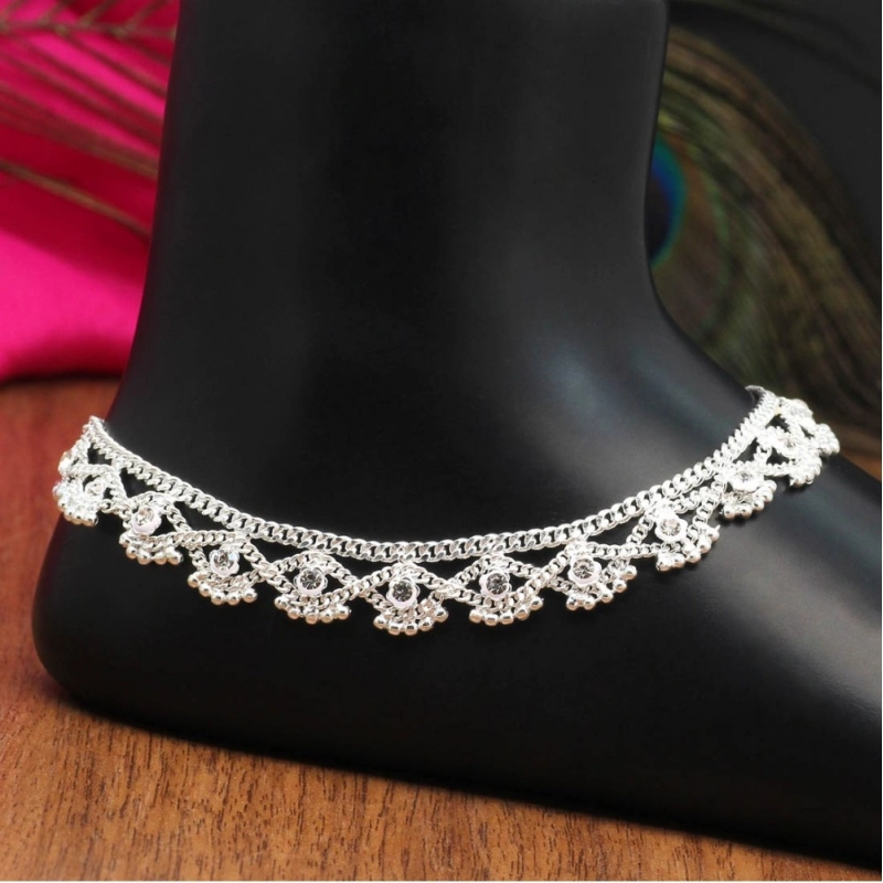Generic Women's Silver Color Rhinestone Anklets (Free Size: Upto 10") Generic Women's Silver Color Rhinestone Anklets (Free Size: Upto 10")