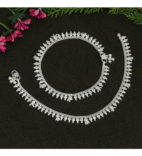 Generic Women's Silver Color Rhinestone Anklets (Free Size: Upto 10&quot;) 