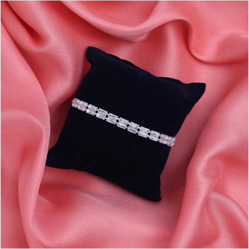 Generic Women's Silver Color Rhinestone Adjustable Bracelet Generic Women's Silver Color Rhinestone Adjustable Bracelet