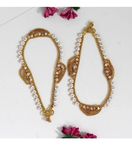 Generic Women's White Color Rhinestone Anklets (Free Size: Upto 10") Generic Women's White Color Rhinestone Anklets (Free Size: Upto 10")