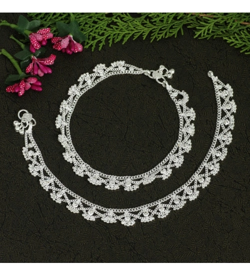 Generic Women's Silver Color Rhinestone Anklets (Free Size: Upto 10&quot;) 