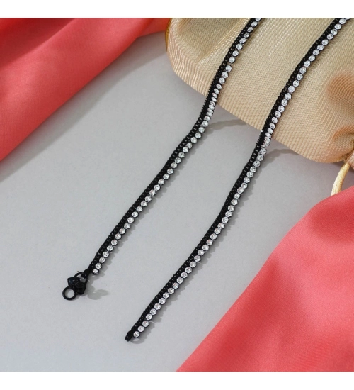 Generic Women's Black Color Rhinestone Anklets (Free Size: Upto 10&quot;) 