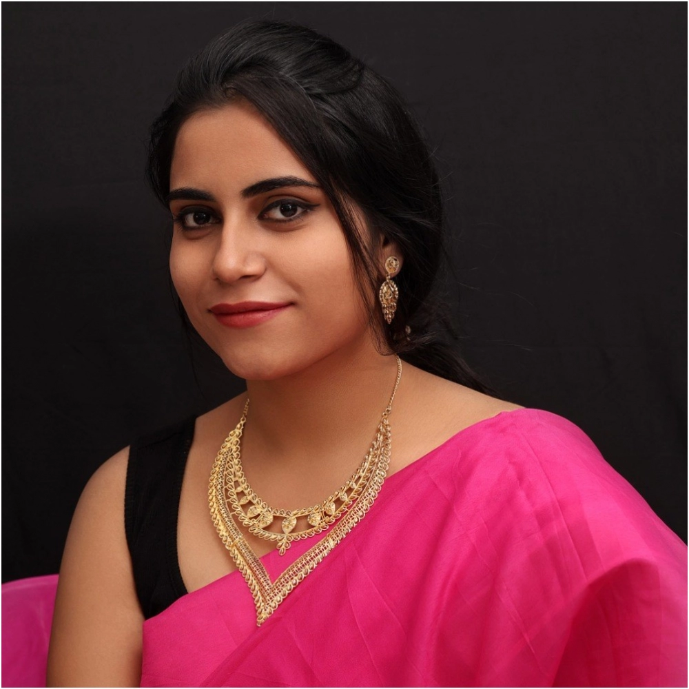 Generic Women's Gold Color Gold Plated Necklace Set Adjustable Chain