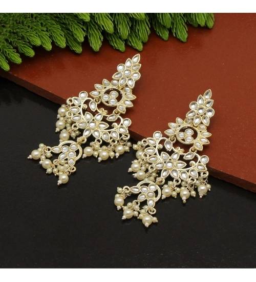 Generic Women's White Color Kundan Earrings 