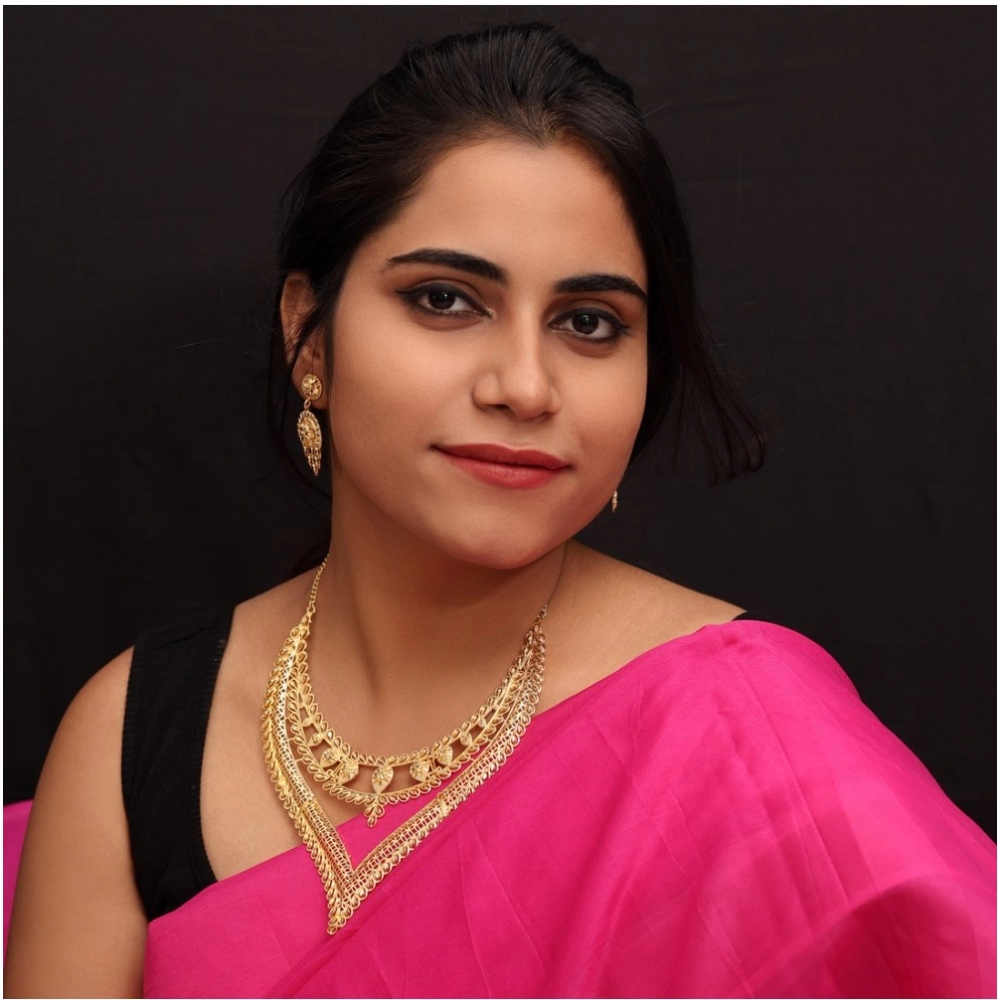 Generic Women's Gold Color Gold Plated Necklace Set Adjustable Chain