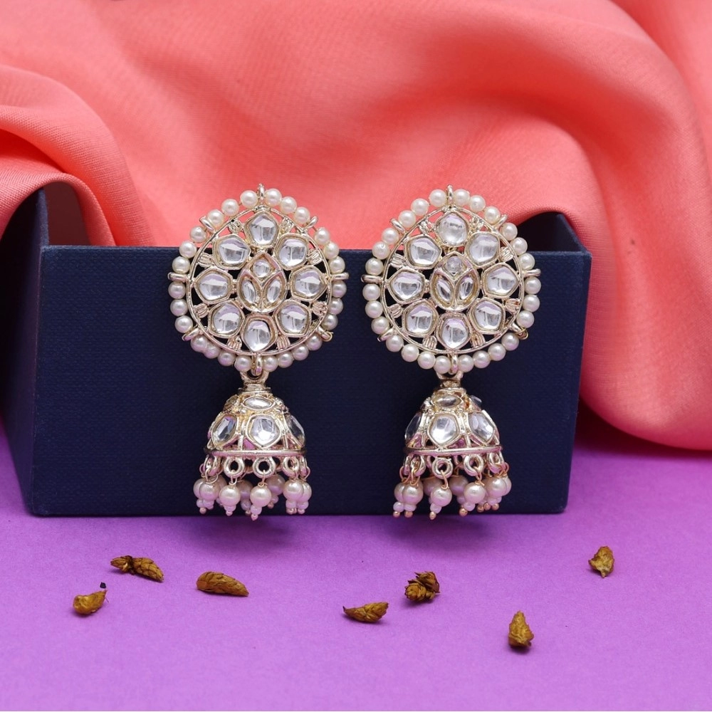 Generic Women's White Color Kundan Earrings 