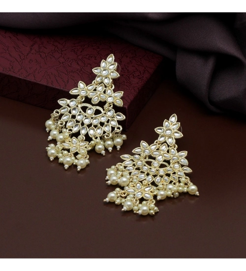 Generic Women's White Color Kundan Earrings Generic Women's White Color Kundan Earrings