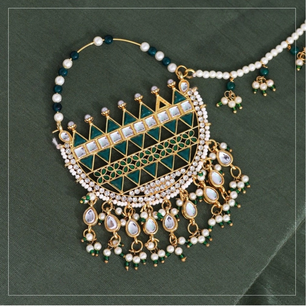 Generic Women's Green Color Kundan &amp; Beads Nose Nath 
