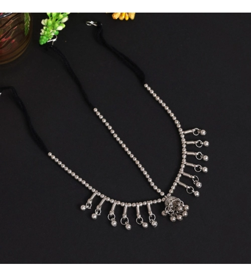 Generic Women's Silver Color Oxidised Matha Patti 