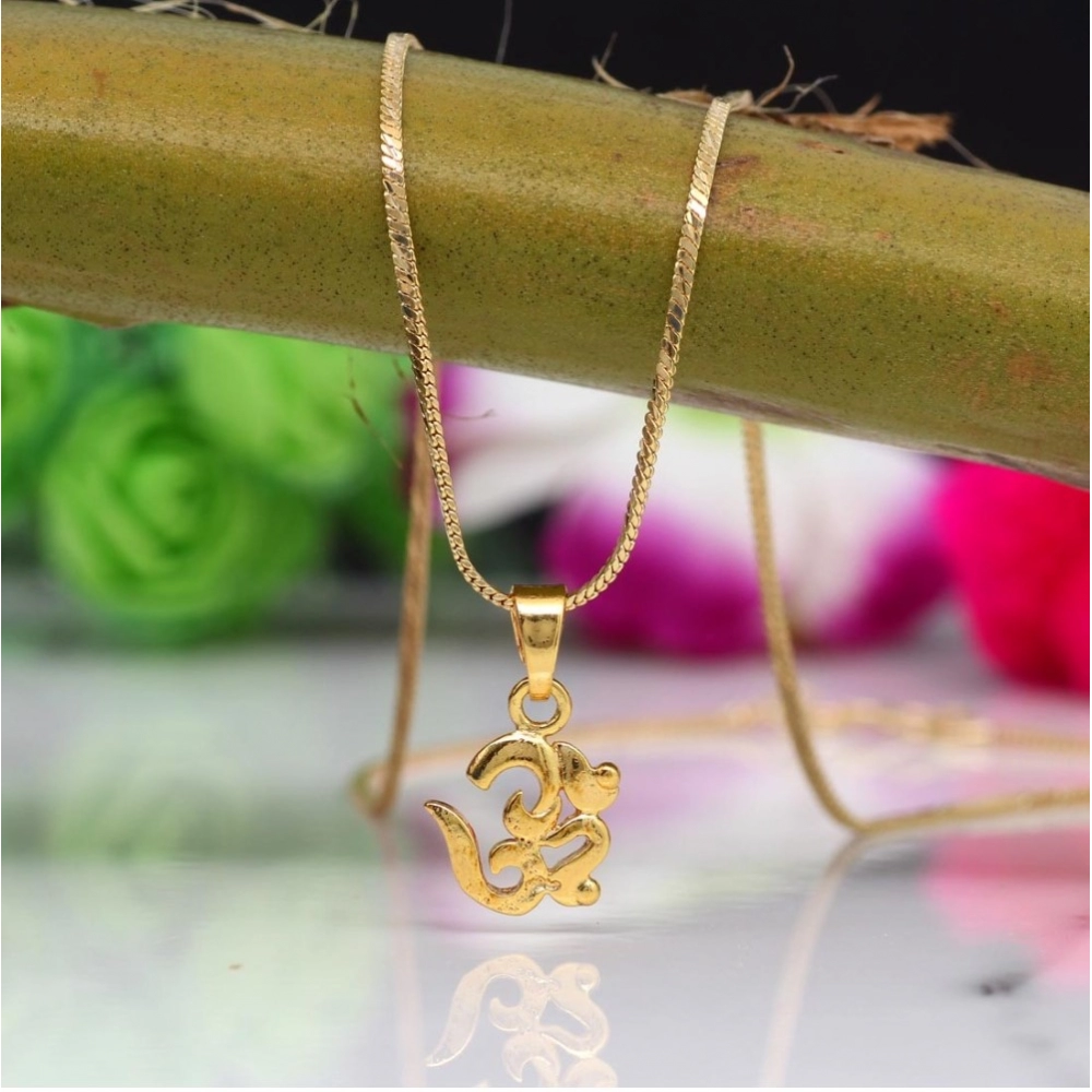 Generic Women's Gold Color Om Temple Locket 