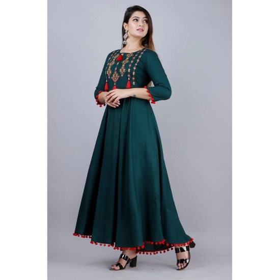Generic Women's Casual 3/4th Sleeve Embroidered Viscose Rayon Kurta (Bottle Green) Generic Women's Casual 3/4th Sleeve Embroidered Viscose Rayon Kurta (Bottle Green)