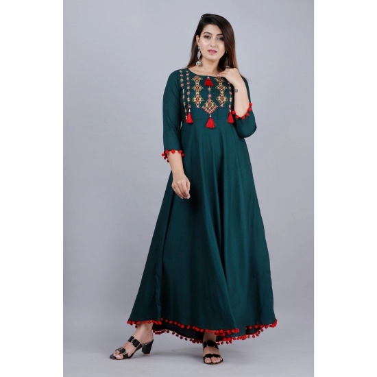 Generic Women's Casual 3/4th Sleeve Embroidered Viscose Rayon Kurta (Bottle Green) Generic Women's Casual 3/4th Sleeve Embroidered Viscose Rayon Kurta (Bottle Green)