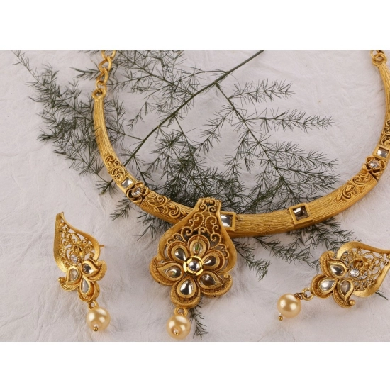 Generic Women's Rose Gold Plated Alloy Necklace & Earings Set (Gold & White) Generic Women's Rose Gold Plated Alloy Necklace & Earings Set (Gold & White)