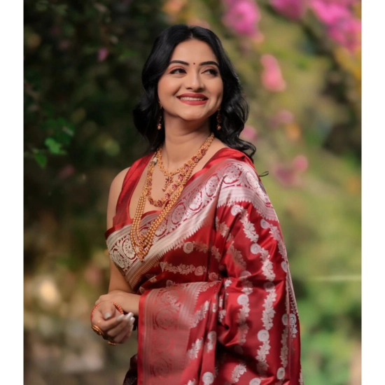 Generic Women's Banarasi Silk Woven Saree With Unstitched Blouse 5.5Mtr (Red) Generic Women's Banarasi Silk Woven Saree With Unstitched Blouse 5.5Mtr (Red)