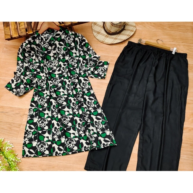 Women's Muslin Printed Mandarin Collar 3-4th Sleeve Kurti With Pant Set (Green)