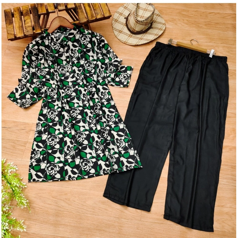 Women's Muslin Printed Mandarin Collar 3-4th Sleeve Kurti With Pant Set (Green)