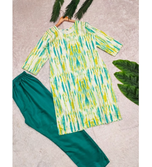 Generic Women's Rayon Printed Round Neck 3-4th Sleeve Kurti With Pant Set (Green)