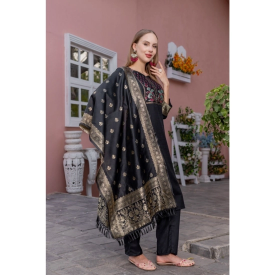 Generic Women's Rayon Printed Round Neck Kurti with Pant and Dupatta Set (Black) Generic Women's Rayon Printed Round Neck Kurti with Pant and Dupatta Set (Black)
