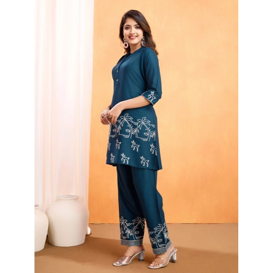 Generic Women's Viscose Rayon Embroidered Chinese Collar Kurti with Pant Set (Green)