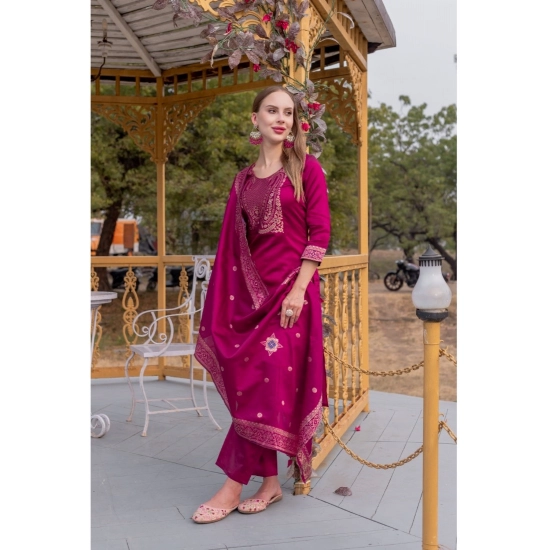 Generic Women's Cotton Blend Printed Round Neck Kurti with Pant and Dupatta Set (Pink) Generic Women's Cotton Blend Printed Round Neck Kurti with Pant and Dupatta Set (Pink)