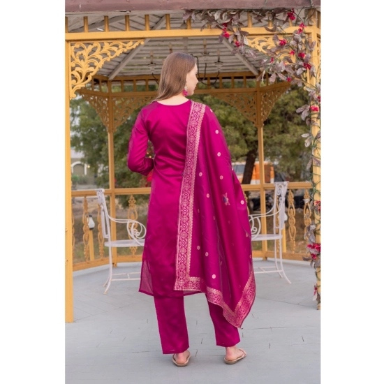 Generic Women's Cotton Blend Printed Round Neck Kurti with Pant and Dupatta Set (Pink) Generic Women's Cotton Blend Printed Round Neck Kurti with Pant and Dupatta Set (Pink)