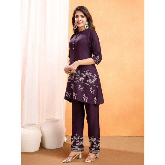 Generic Women's Viscose Rayon Embroidered Chinese Collar Kurti with Pant Set (Wine)