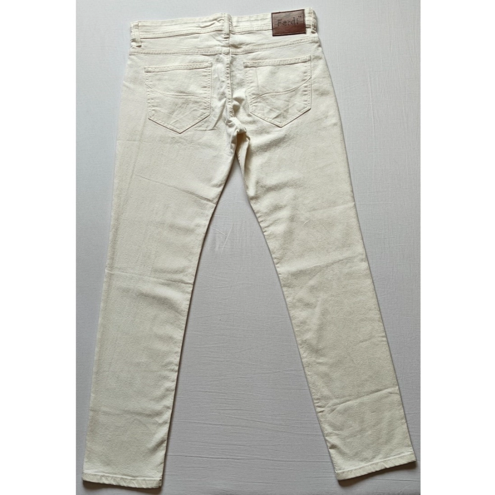 Generic Men's Cotton Blended Solid Classic Fit Jeans (Beige) Generic Men's Cotton Blended Solid Classic Fit Jeans (Beige)