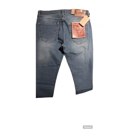 Generic Men's Cotton Blended Solid Tapered Jeans (Blue)