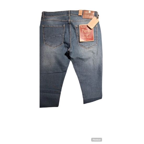 Generic Men's Cotton Blended Solid Tapered Jeans (Blue)