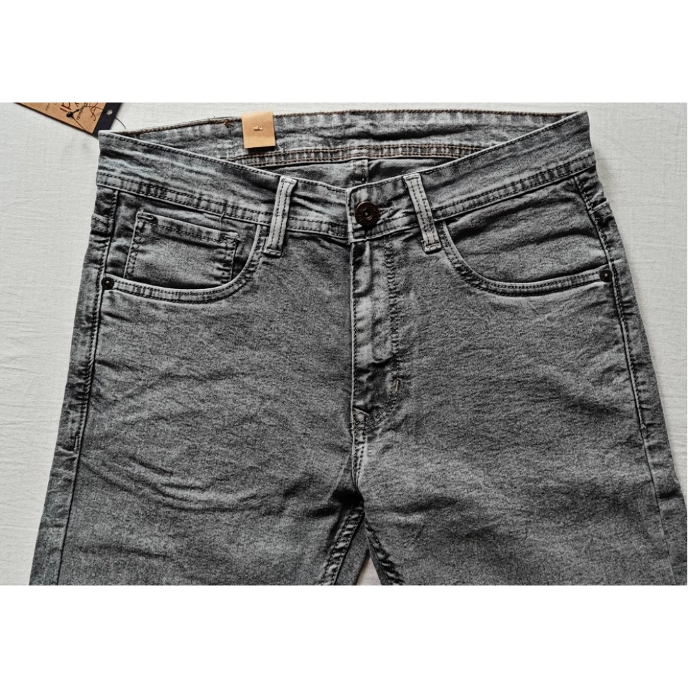 Generic Men's Cotton Blended Solid Tapered Jeans (Grey) Generic Men's Cotton Blended Solid Tapered Jeans (Grey)