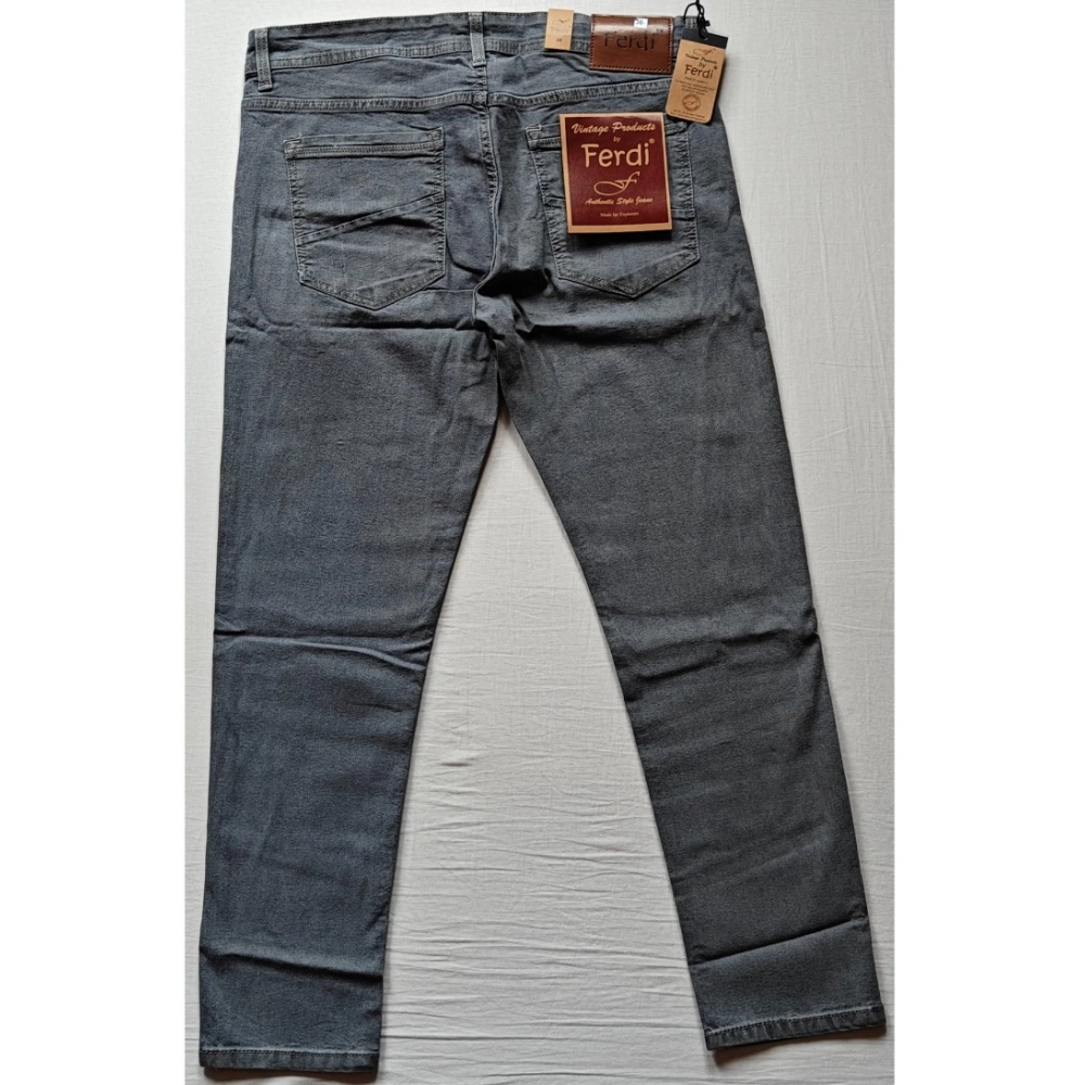 Generic Men's Cotton Blended Solid Tapered Jeans (Grey) Generic Men's Cotton Blended Solid Tapered Jeans (Grey)