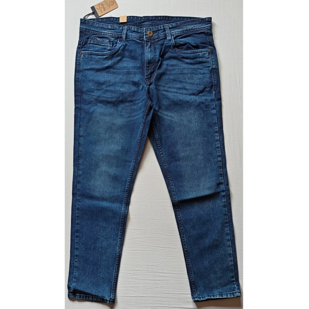 Generic Men's Cotton Blended Solid Tapered Jeans (Blue) Generic Men's Cotton Blended Solid Tapered Jeans (Blue)