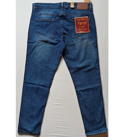Generic Men's Cotton Blended Solid Tapered Jeans (Blue)