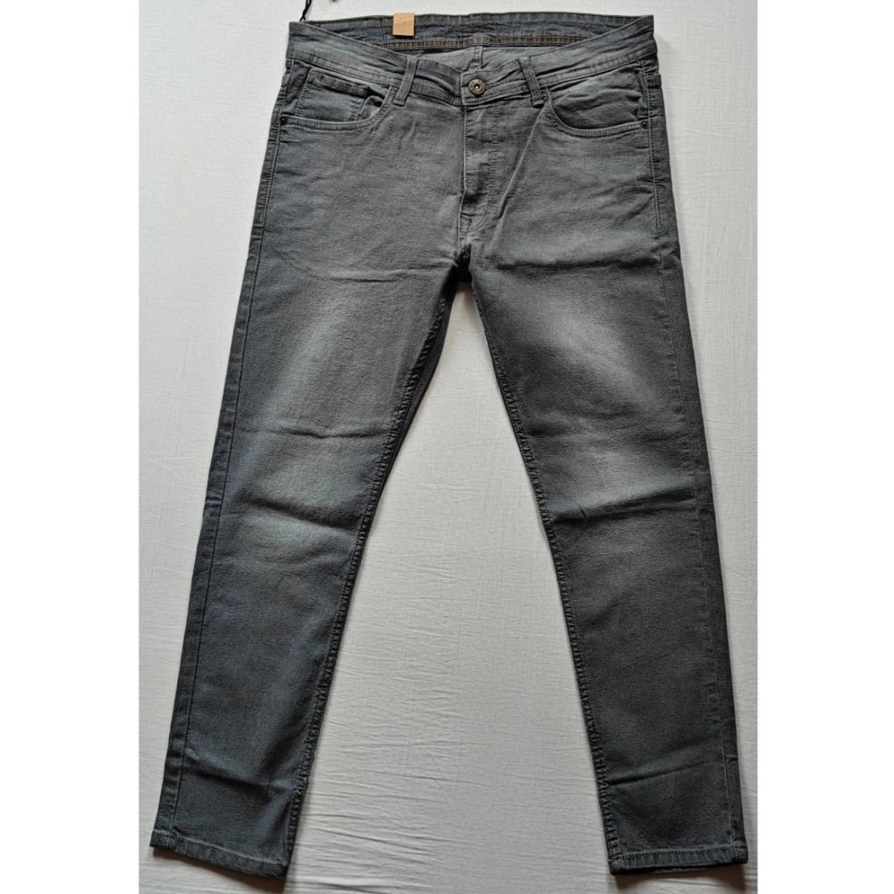 Generic Men's Cotton Blended Solid Tapered Jeans (Grey) Generic Men's Cotton Blended Solid Tapered Jeans (Grey)
