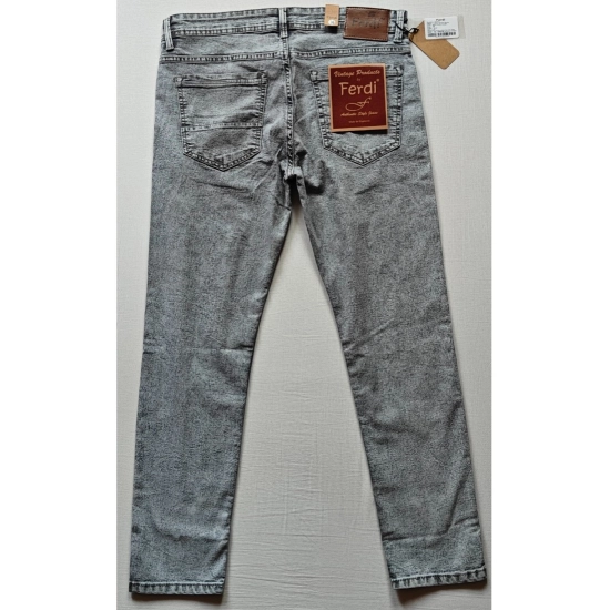 Generic Men's Cotton Blended Solid Tapered Jeans (Grey)