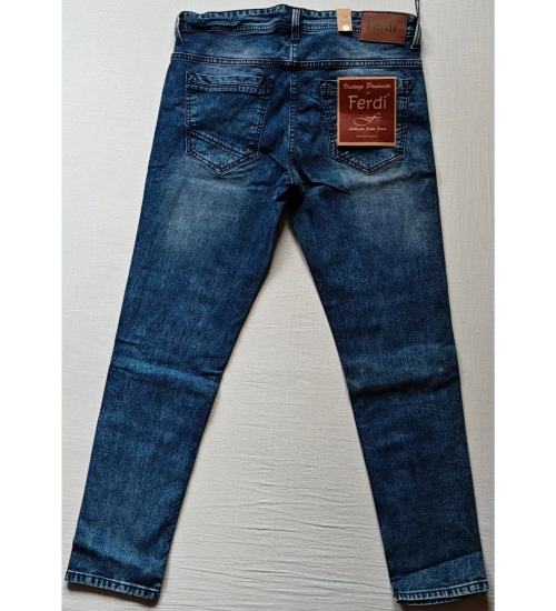 Generic Men's Cotton Blended Solid Tapered Jeans (Blue)