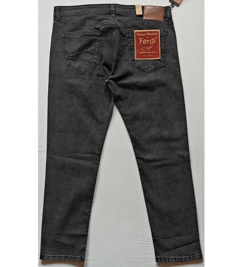 Generic Men's Cotton Blended Solid Tapered Jeans (Grey)