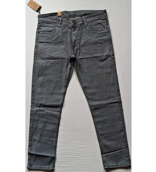 Generic Men's Cotton Blended Solid Tapered Jeans (Grey)