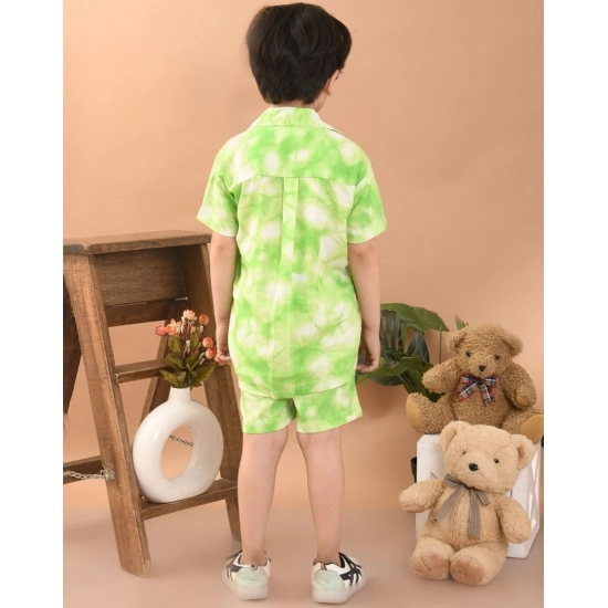 Generic Boy's Twill Cotton Printed Short Sleeve Shirt And Shorts Set (Bottle Green) Generic Boy's Twill Cotton Printed Short Sleeve Shirt And Shorts Set (Bottle Green)