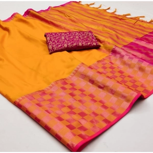 Generic Women's Cotton Silk Checkered Saree With Unstitched Blouse 5.5Mtr (Orange)