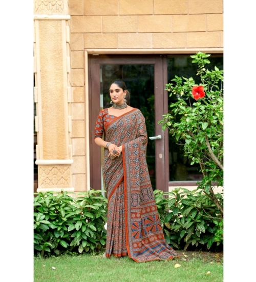Generic Women's Cotton Printed Saree With Unstitched Blouse 5.5Mtr (Brown)