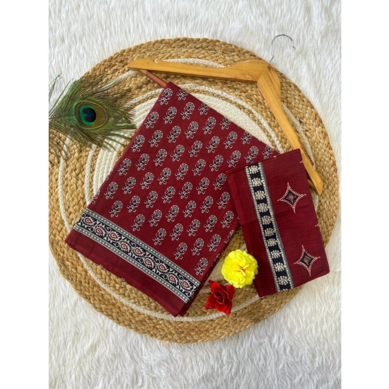 Generic Women's Cotton Printed Saree With Unstitched Blouse 5.5Mtr (Red)