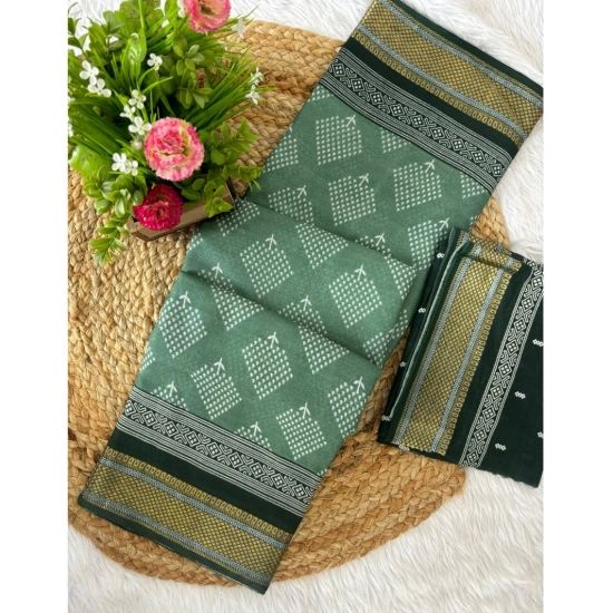 Generic Women's Cotton Printed Saree With Unstitched Blouse 5.5Mtr (Green) Generic Women's Cotton Printed Saree With Unstitched Blouse 5.5Mtr (Green)