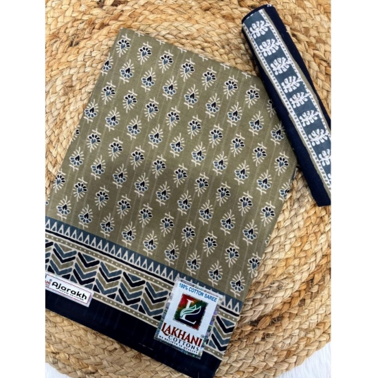 Generic Women's Cotton Printed Saree With Unstitched Blouse 5.5Mtr (Grey) Generic Women's Cotton Printed Saree With Unstitched Blouse 5.5Mtr (Grey)