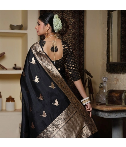 Generic Women's Silk Printed Saree With Unstitched Blouse 5.5Mtr (Black) Generic Women's Silk Printed Saree With Unstitched Blouse 5.5Mtr (Black)