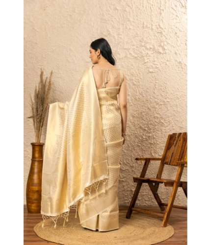 Generic Women's Silk Printed Saree With Unstitched Blouse 5.5Mtr (Gold) Generic Women's Silk Printed Saree With Unstitched Blouse 5.5Mtr (Gold)